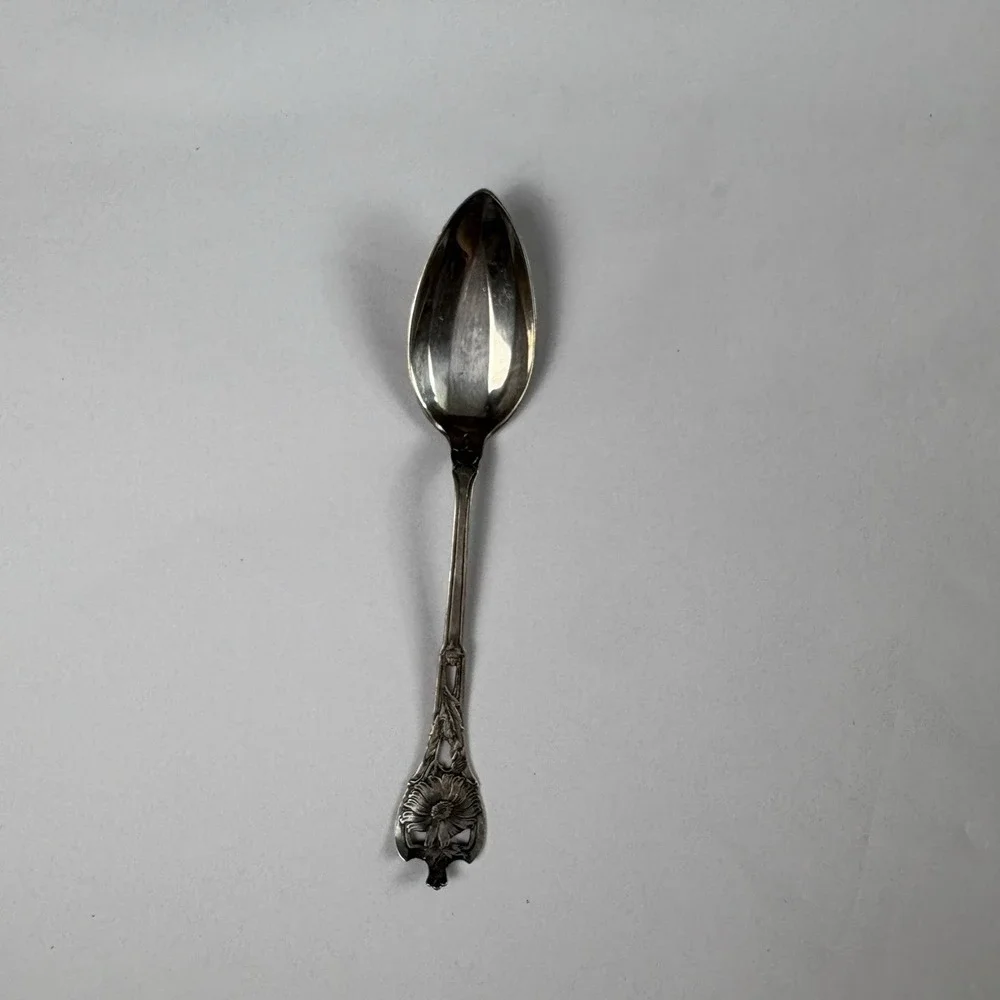 Whiting Daisy Sterling Silver Grapefruit Fruit‎ Spoon Antique 1880s Floral Art